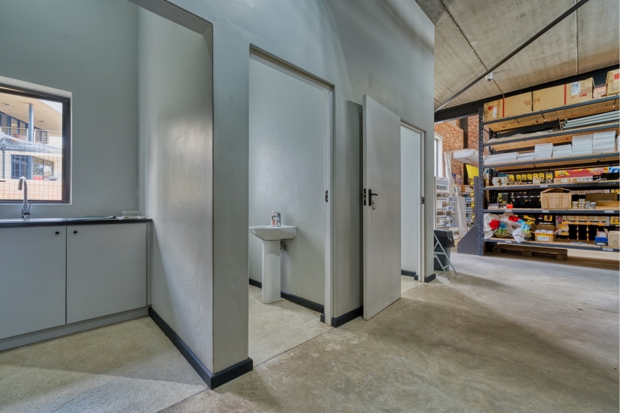 To Let commercial Property for Rent in De Zoete Inval Western Cape